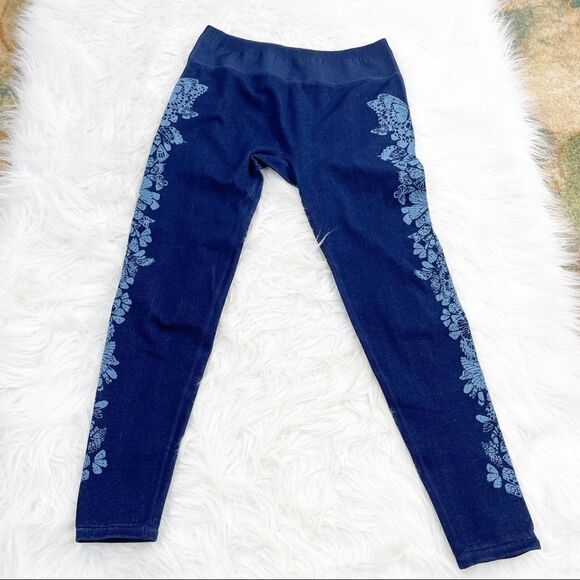 Fabletics Abyss Butterfly Seamless Midrise Leggings - Picture 4 of 7